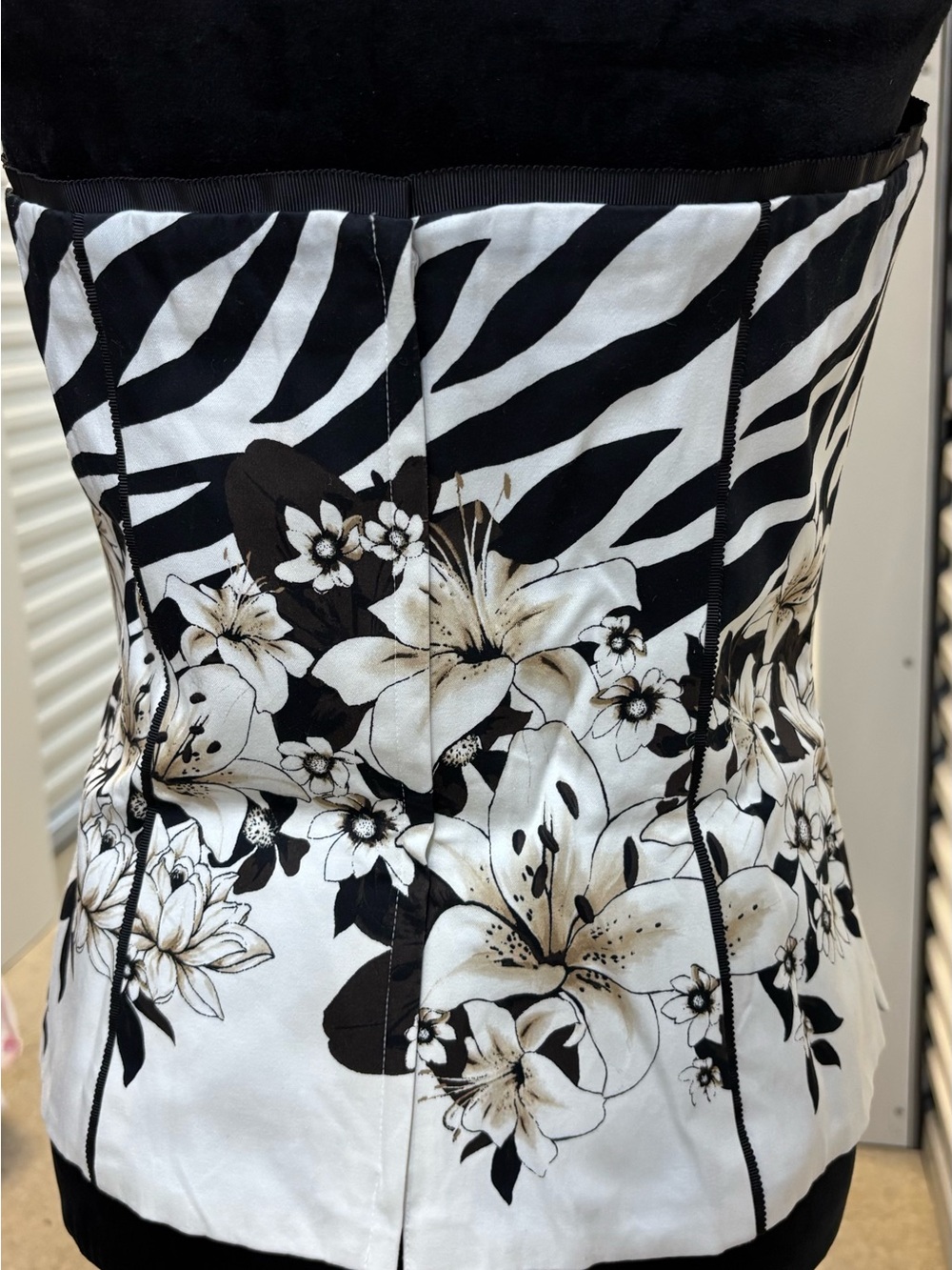 White House Black Market Black & White Strapless Floral Zebra Bone in iCami New - Picture 5 of 10